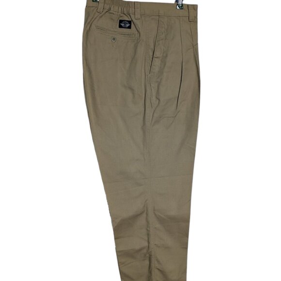 Dockers Tan 44-32 w/ Elastic Waist - Picture 1 of 3